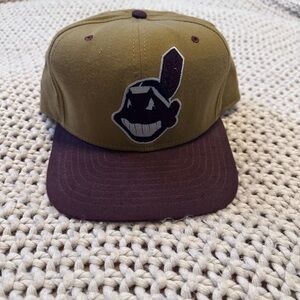 Dark khaki and maroon Vinatge Cleveland Indians hat.
New Era.